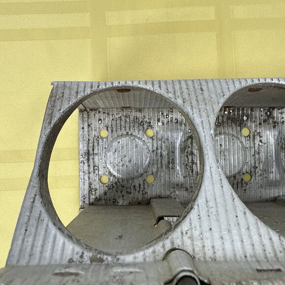 Vtg Aluminum Coca-Cola Metal 6-Pack Bottle Carrier - 1950’s - Picture 7 of 16